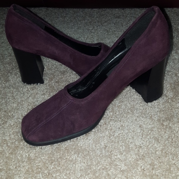 Shoes - Picture 4 of 8